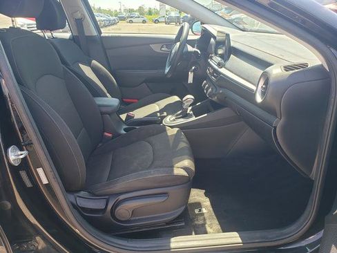 Used 2020 Kia Forte LXS FWD image 16