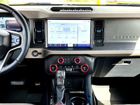 Used 2024 Ford Bronco Wildtrak AWD/4WD image 31