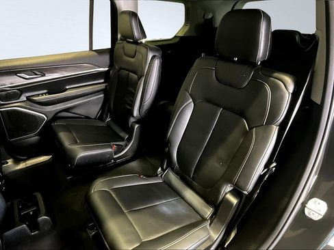 Used 2022 Jeep Grand Cherokee L Limited image 21