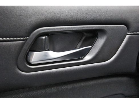 Used 2022 Nissan Pathfinder SV image 18