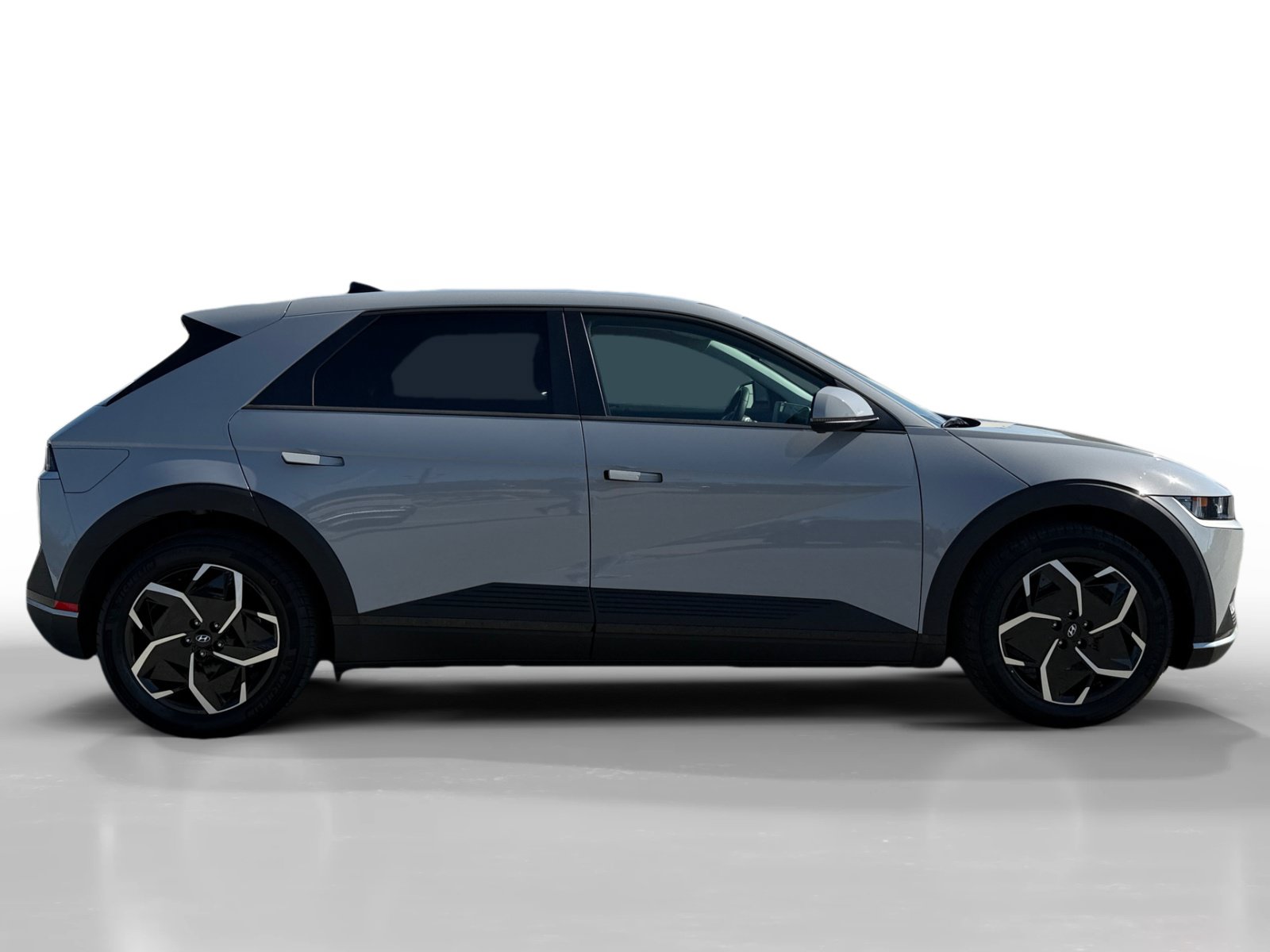 Certified 2024 Hyundai Ioniq 5 SE RWD image 6