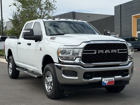 Used 2024 RAM 3500 Tradesman w/ Towing Technology Group AWD/4WD image 3