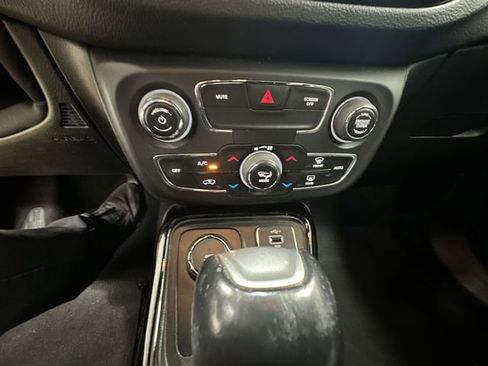 Used 2020 Jeep Compass Limited AWD/4WD image 17