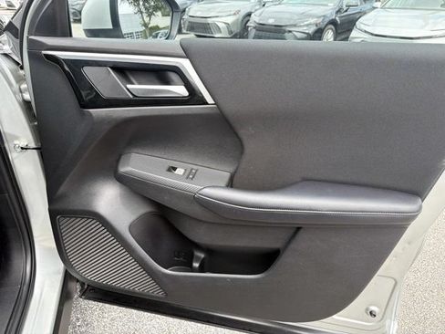 Used 2024 Mitsubishi Outlander ES FWD image 14