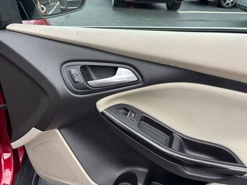 Used 2016 Ford Focus Electric Hatchback image 13