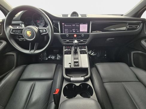 Used 2023 Porsche Macan AWD/4WD image 10