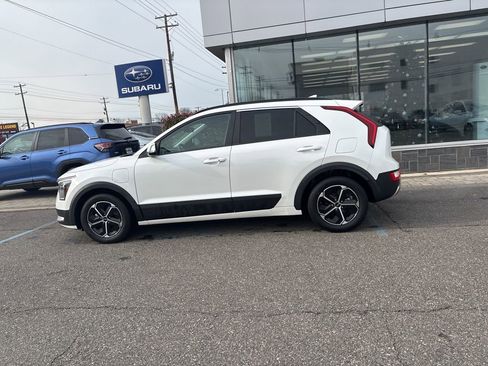 Used 2023 Kia Niro EX w/ EX Cold Weather Package image 12