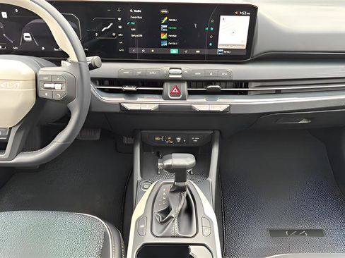 New 2025 Kia K4 GT-Line Turbo w/ GT-Line Sunroof Package FWD image 20