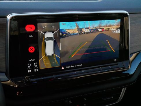 Certified 2025 Volkswagen Atlas SEL Premium R-Line image 31