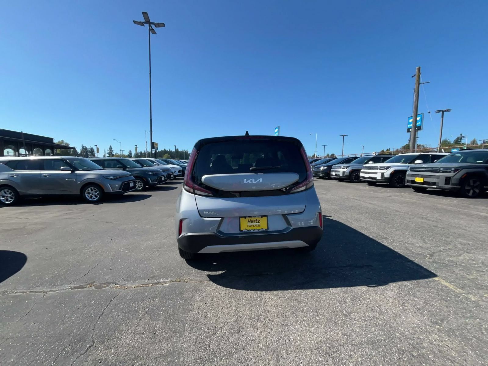 Used 2025 Kia Soul LX w/ LX Technology Package FWD image 12