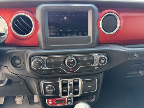 Used 2020 Jeep Gladiator Rubicon AWD/4WD image 28