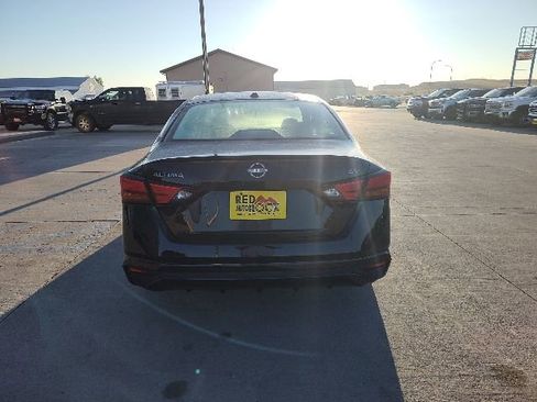 Used 2023 Nissan Altima 2.5 SV image 3