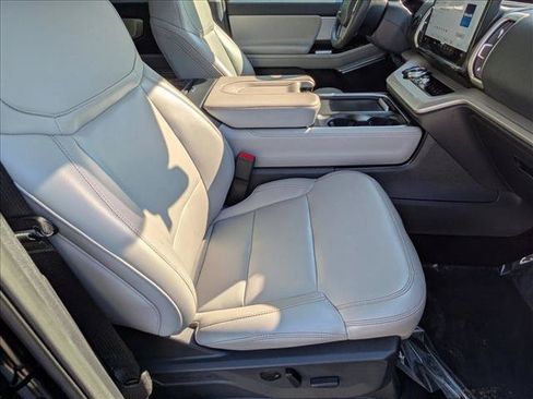 Certified 2025 Ford Expedition Active AWD/4WD image 20