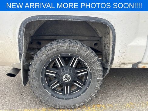 Used 2017 Chevrolet Silverado 1500 LT w/ All Star Edition AWD/4WD image 6