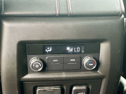 Used 2023 Chevrolet Traverse RS image 26