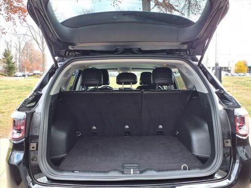 Used 2022 Jeep Compass Limited image 11