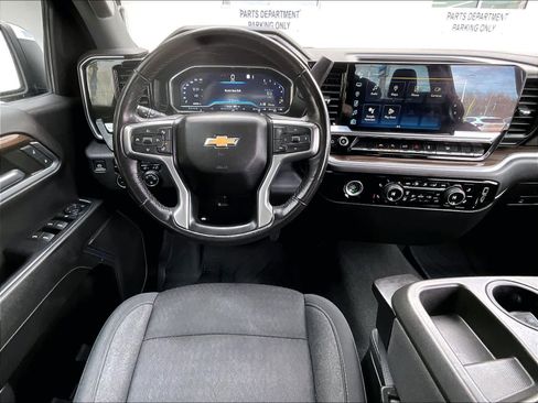 Used 2022 Chevrolet Silverado 1500 LT image 17