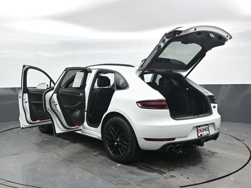 Used 2018 Porsche Macan GTS w/ Premium Package Plus AWD/4WD image 50