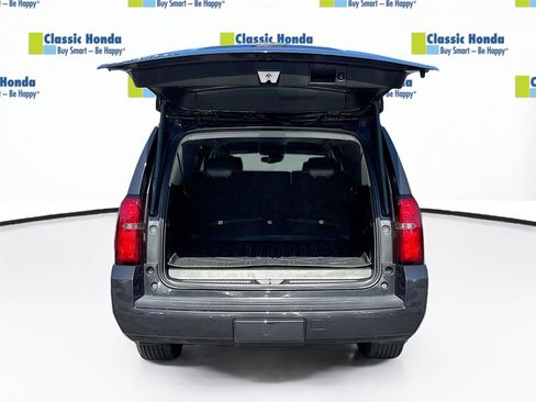 Used 2017 Chevrolet Suburban LT w/ Luxury Package RWD image 31