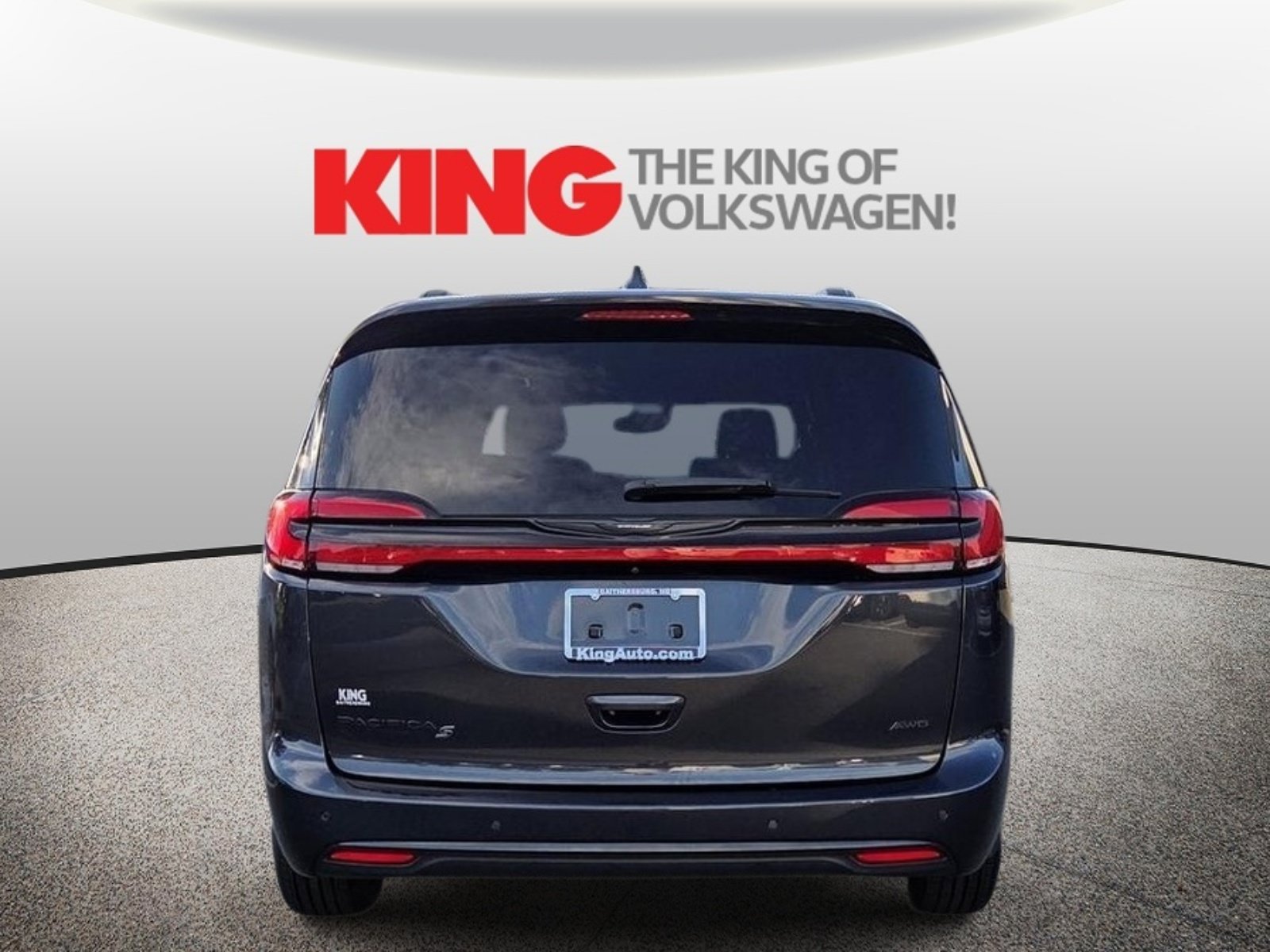 Used 2021 Chrysler Pacifica Touring-L w/ S Appearance Package AWD/4WD image 4
