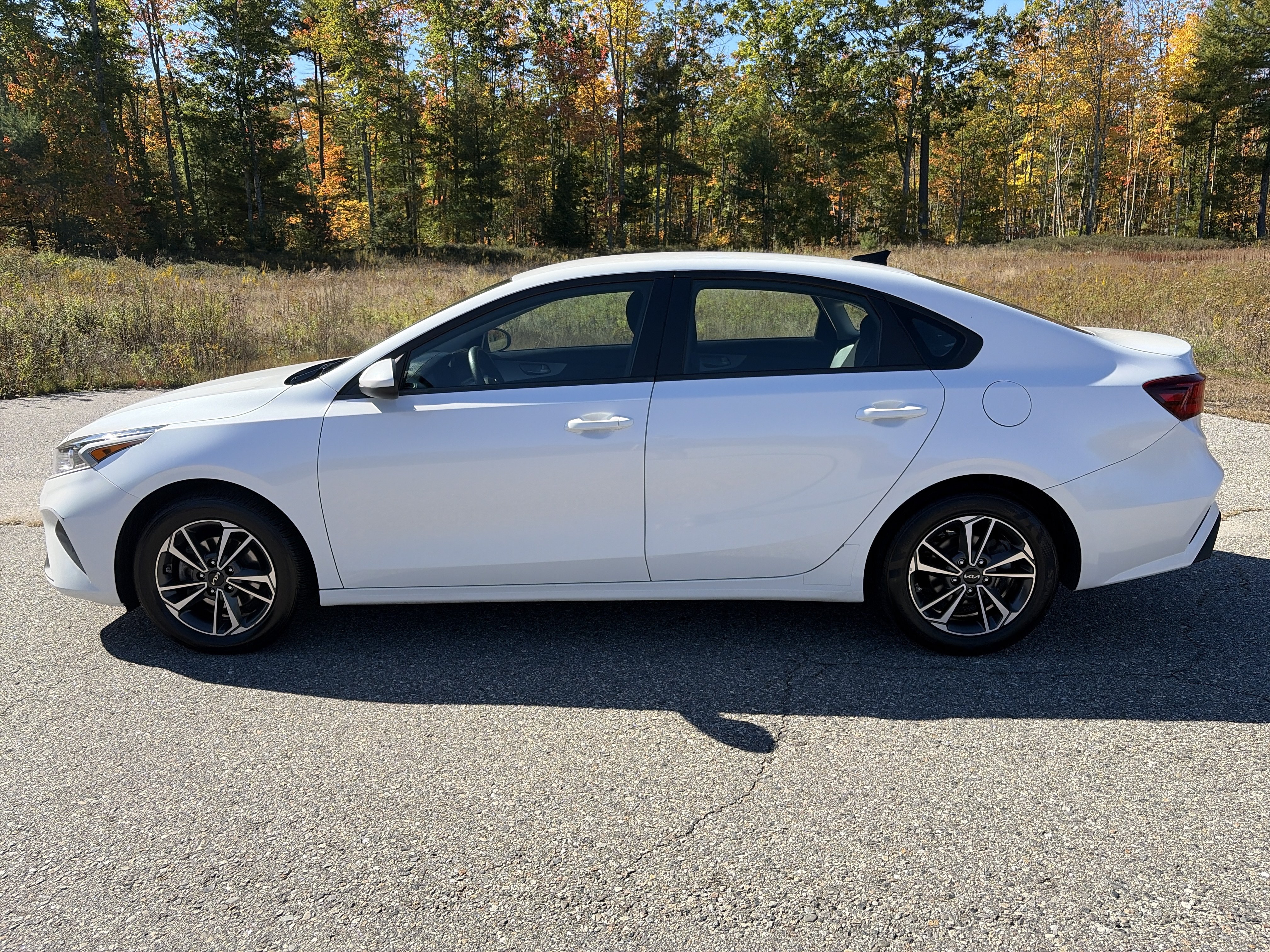 Certified 2024 Kia Forte LXS FWD image 8