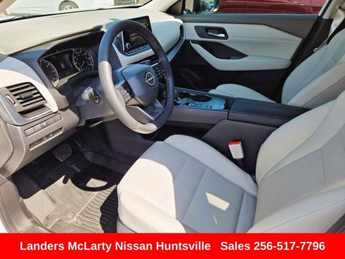 Used 2026 Nissan Rogue SV FWD image 17