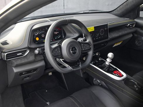 Used 2025 Lotus Emira image 11