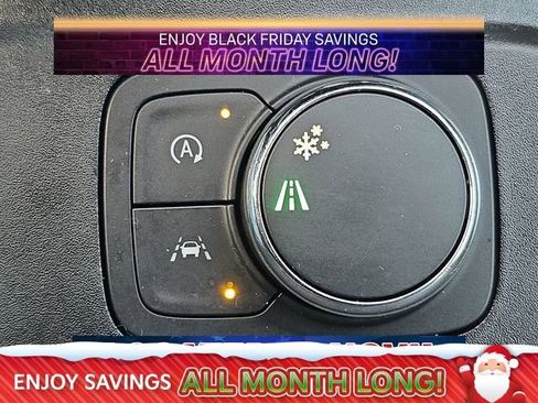 Used 2023 Chevrolet Traverse LT image 21