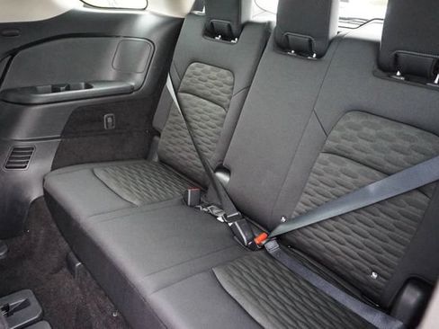 Used 2025 Nissan Pathfinder SV FWD image 19