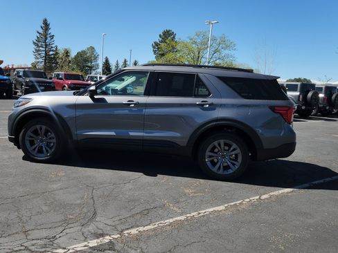 New 2026 Ford Explorer Active AWD/4WD image 6