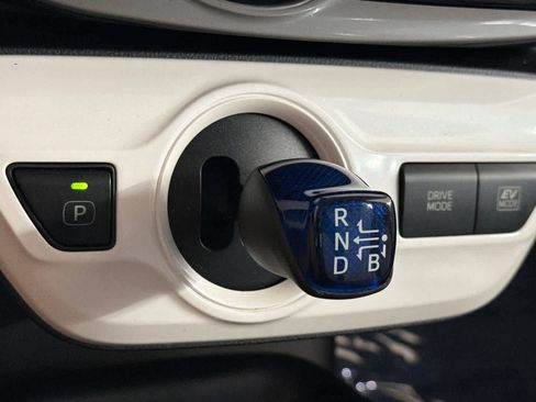 Used 2018 Toyota Prius Two image 21