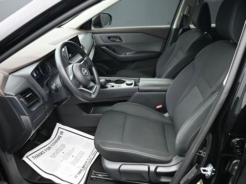 Used 2023 Nissan Rogue S image 11