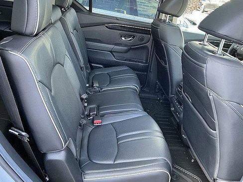 Used 2025 Honda Pilot Elite image 21