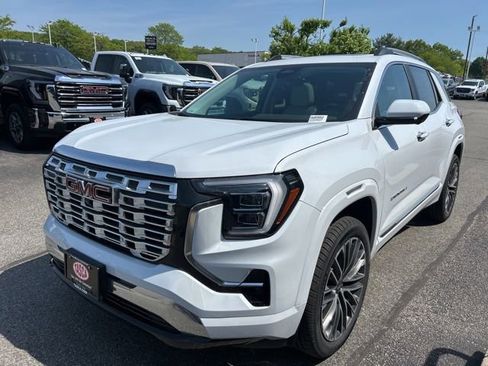 New 2026 GMC Terrain Denali w/ LPO, Floor Liner Package AWD/4WD image 5