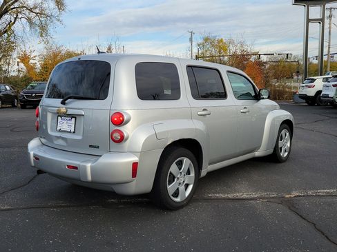 Used 2010 Chevrolet HHR LS image 4