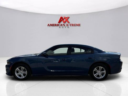 Used 2020 Dodge Charger SXT image 2