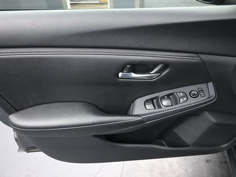 Used 2024 Nissan Sentra SV FWD image 14
