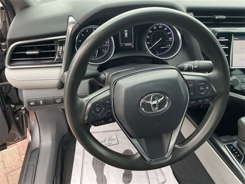 Used 2020 Toyota Camry LE image 15