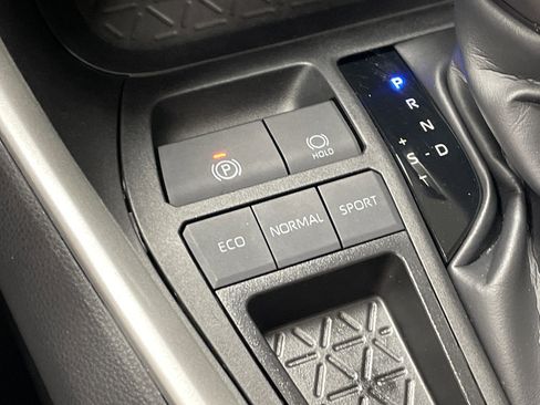 Certified 2025 Toyota RAV4 XLE Premium FWD image 27