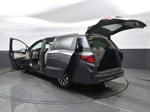 Used 2025 Honda Odyssey EX-L image 43