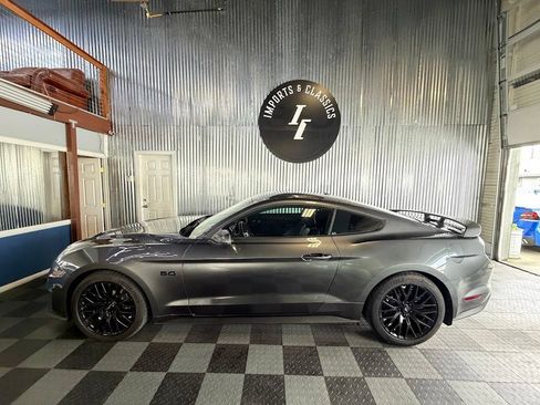 Used 2019 Ford Mustang GT Premium w/ GT Performance Package RWD image 8
