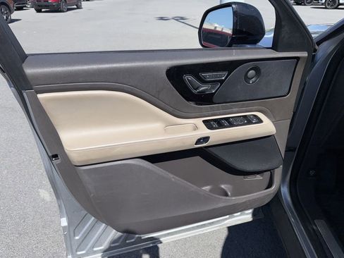Used 2020 Lincoln Aviator Reserve w/ Equipment Group 201A image 14