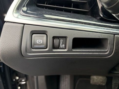 Used 2024 Cadillac XT5 Premium Luxury image 24