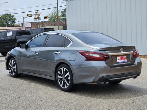 Used 2017 Nissan Altima 2.5 SR FWD image 6