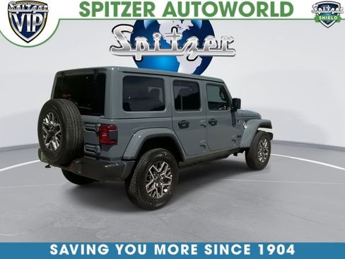 Used 2026 Jeep Wrangler Unlimited Sahara AWD/4WD image 3