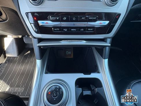 Used 2022 Ford Explorer XLT w/ Equipment Group 202A image 18