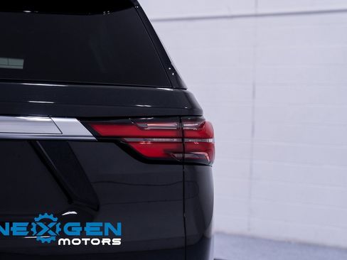 Used 2023 Chevrolet Traverse High Country image 62