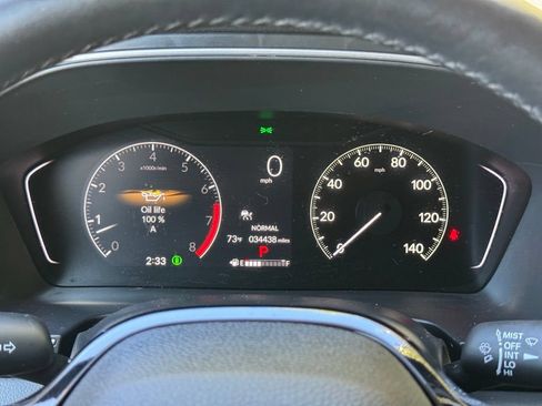 Certified 2025 Honda Pilot Touring image 2
