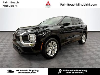 New 2025 Mitsubishi Outlander ES