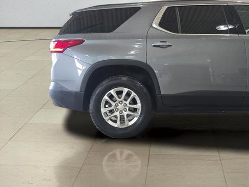 Used 2020 Chevrolet Traverse LT FWD image 31